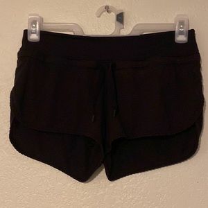 Lululemon Bhakti Yoga Short size 6